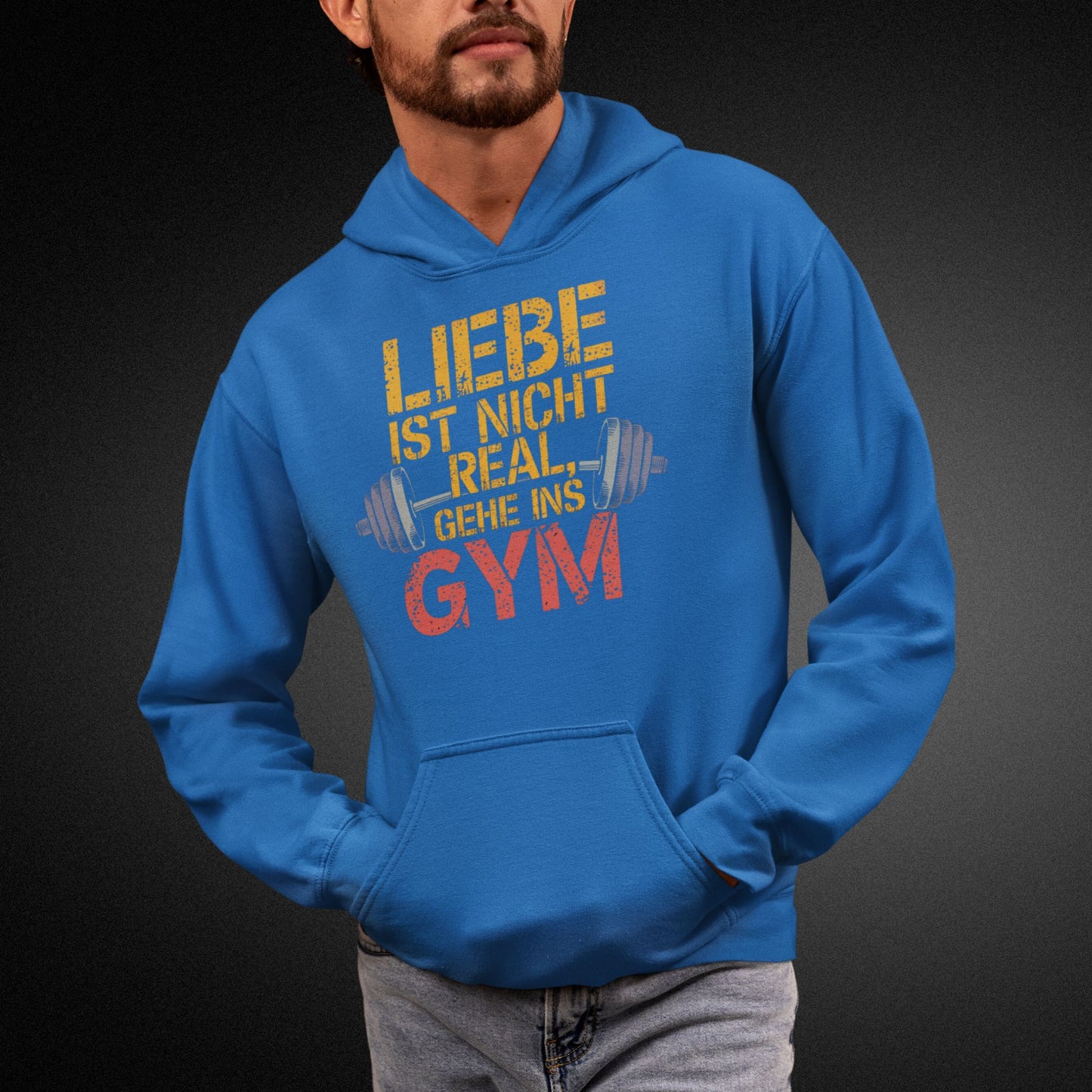 Trendiger Hoodie - Beidseitig Bedruckt mit Hantel und Motiv: 'Liebe ist nicht real, gehe ins Gym' - Premium Unisex Hoodie