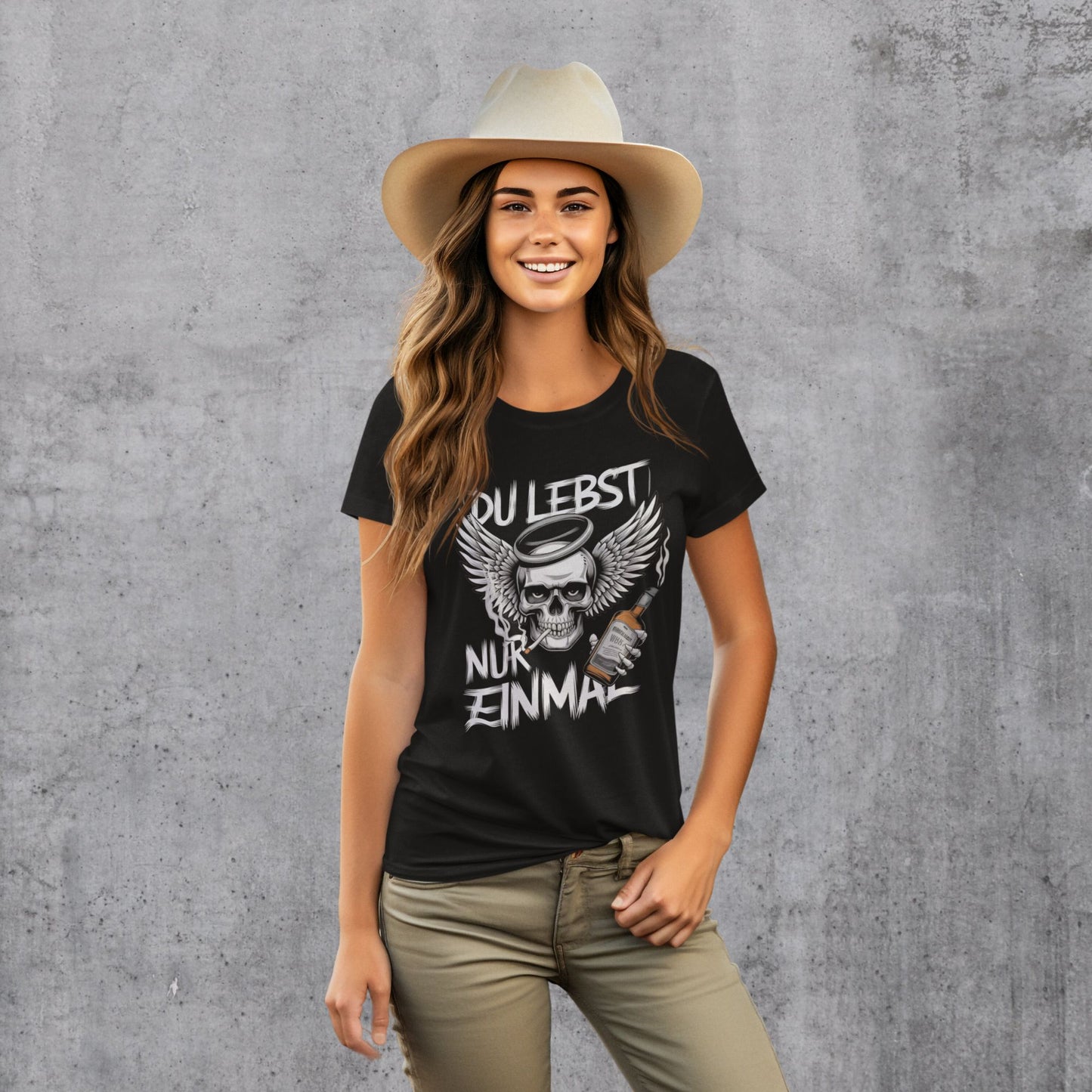 YOLO Statement T-Shirt: Du lebst nur einmal mit rauchendem Totenkopf, Flügeln, Zigarette und Alkohol - Ladies Premium Shirt