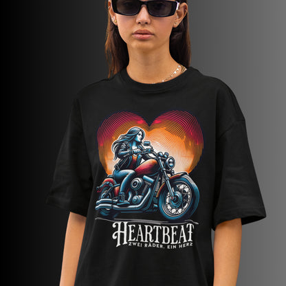 Heartbeat – Zwei Räder, Ein Herz. Cooles Design für Bikerinnen und Frauen auf dem Motorrad - Premium Shirt