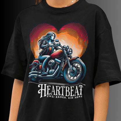 Heartbeat – Zwei Räder, Ein Herz. Cooles Design für Bikerinnen und Frauen auf dem Motorrad - Premium Shirt