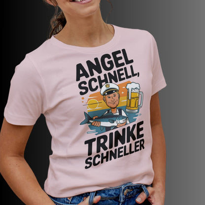 Lustiges Damen-Shirt 'Angel schnell, trinke schneller' mit Angler Fisch und Bier Motiv - Ladies Premium Shirt
