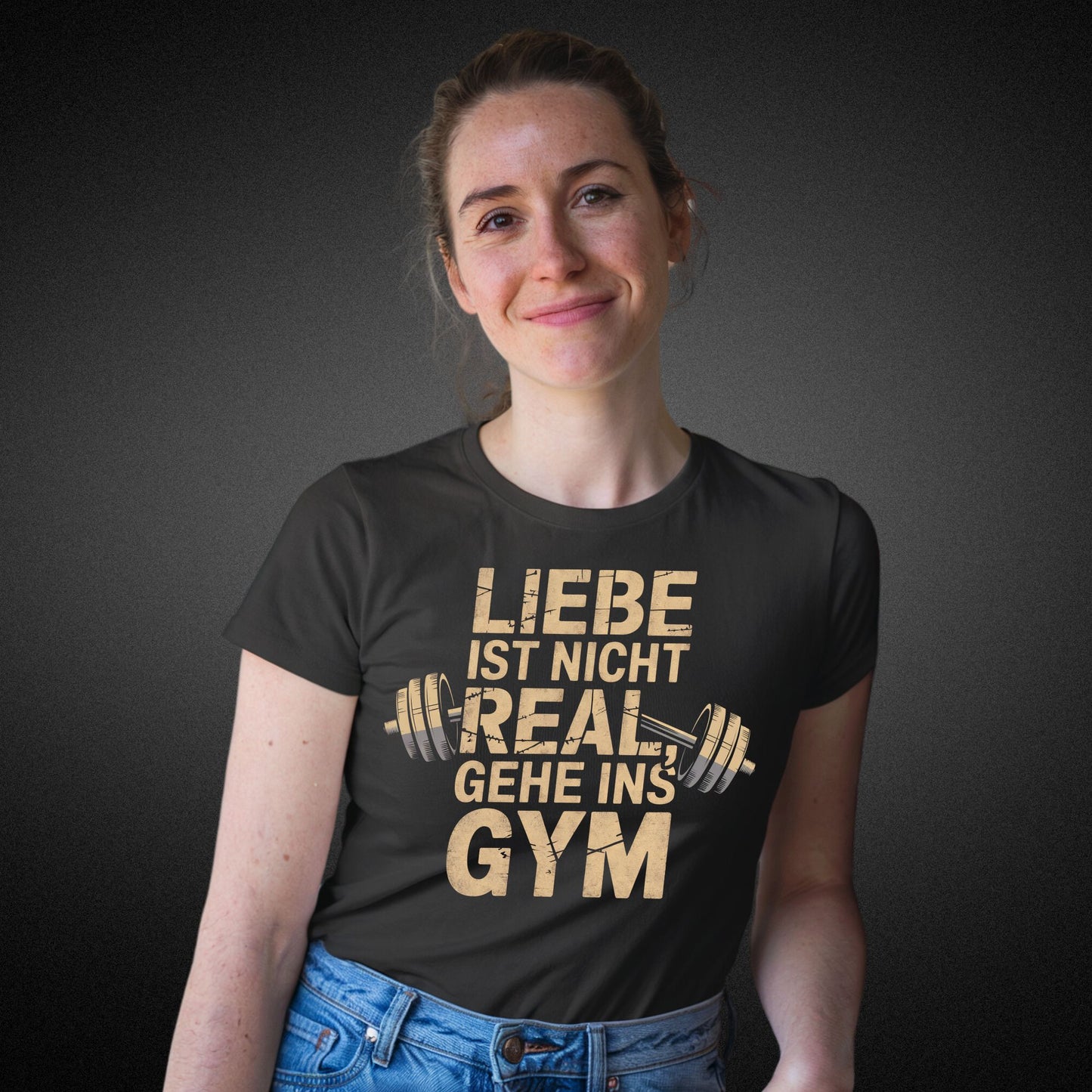 Einzigartiges Damen Shirt mit Hantel-Motiv - 'Liebe ist nicht real, gehe ins Gym' - Ladies Premium Shirt