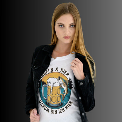 Komfortables Lady Shirt mit Humorvollem Spruch - Angeln und Bier, darum bin ich hier - Ladies Premium Shirt